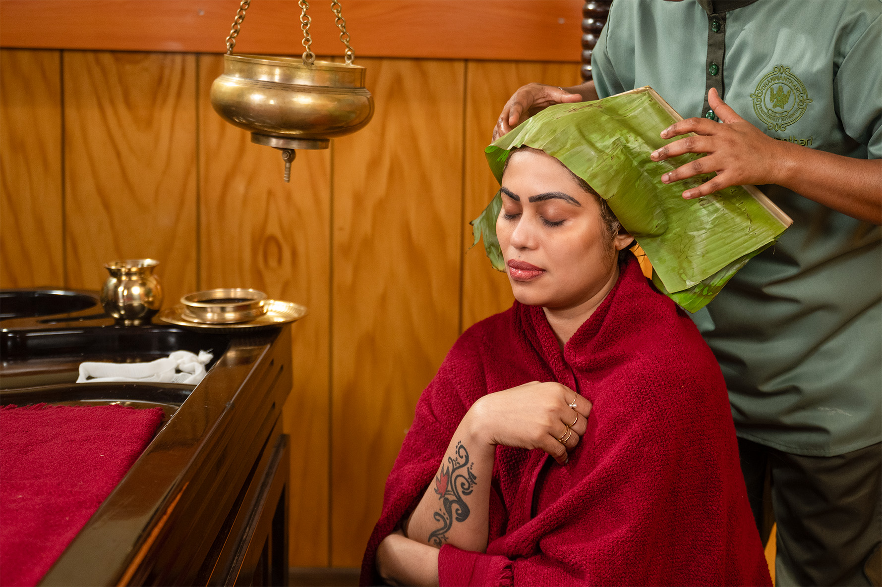 Shiro Pichu therapy in Dubai using medicated oils for stress and headache relief
